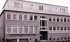 Geschäftsgebäude in der Litzowstraße 13